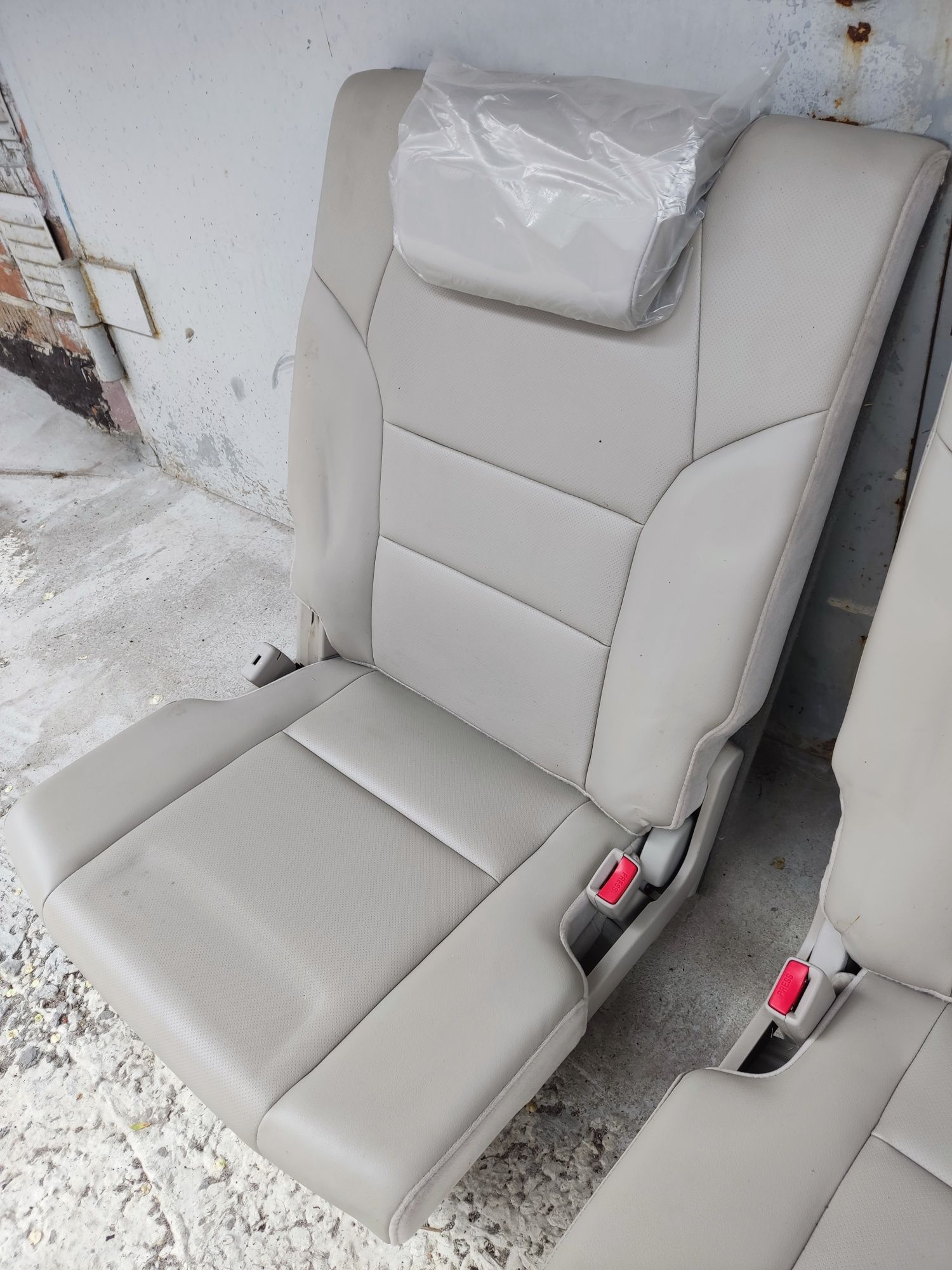 Третий ряд сидений Acura MDX2