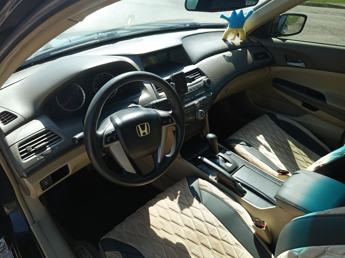Honda Accord 8 2,4 газ, бензин