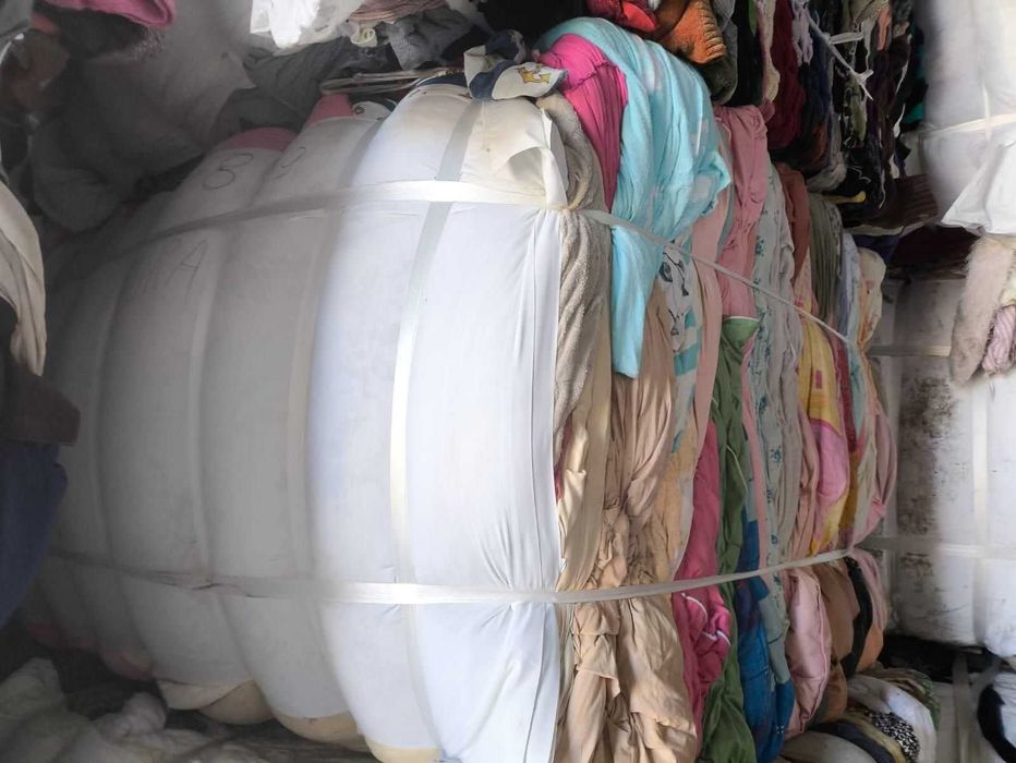 Pierze Posortownicze Pierze Hurt Kołdry Poduszki Pióra