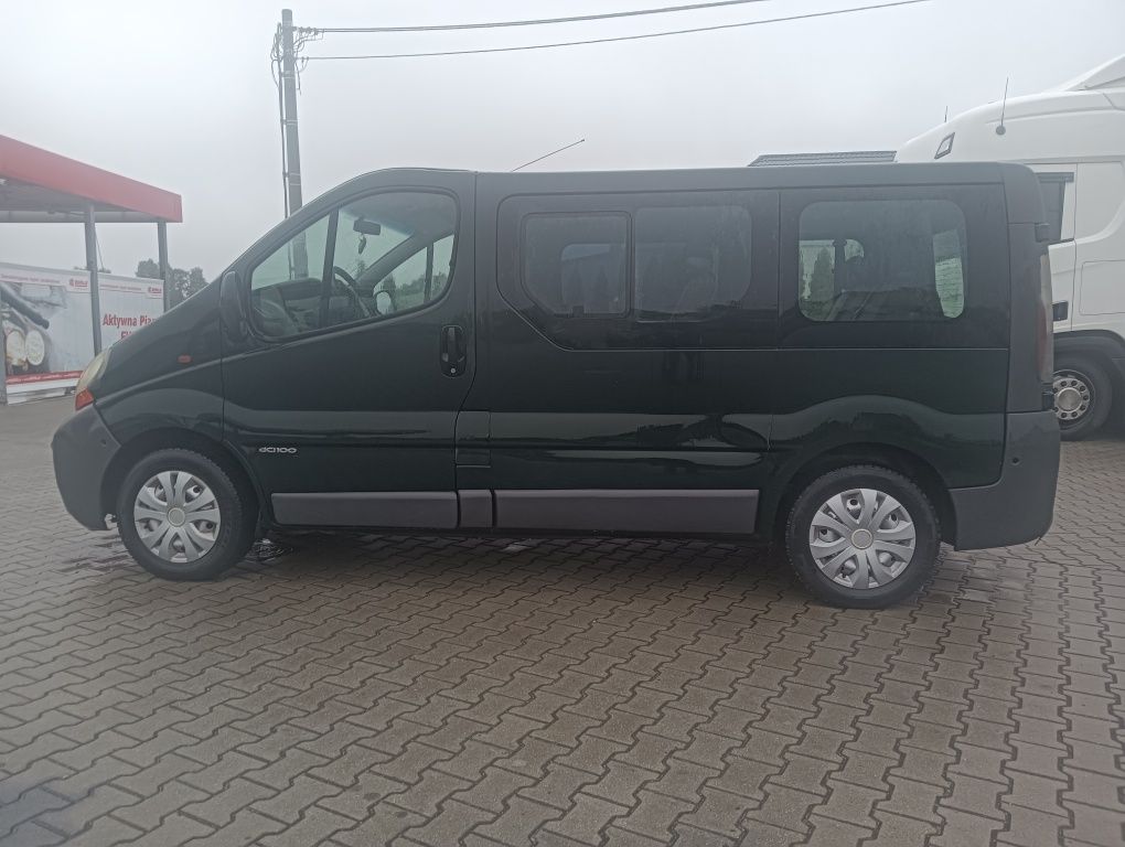 Renault Trafic 1.9 2002r klima 9-os zielony met