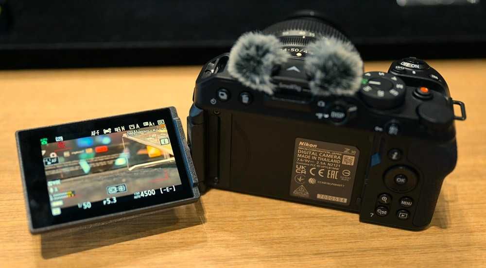 Nikon Z 30 - Máquina praticamente nova