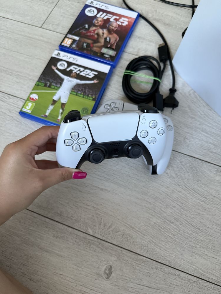 Playstation 5 (825gb SSD, wersja z napędem) 2 pady 2 gry, okablowanie