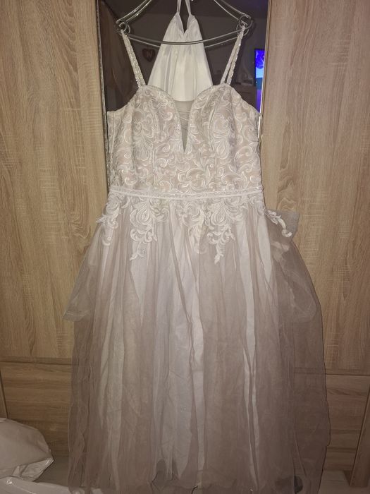 Suknia ślubna  44-46