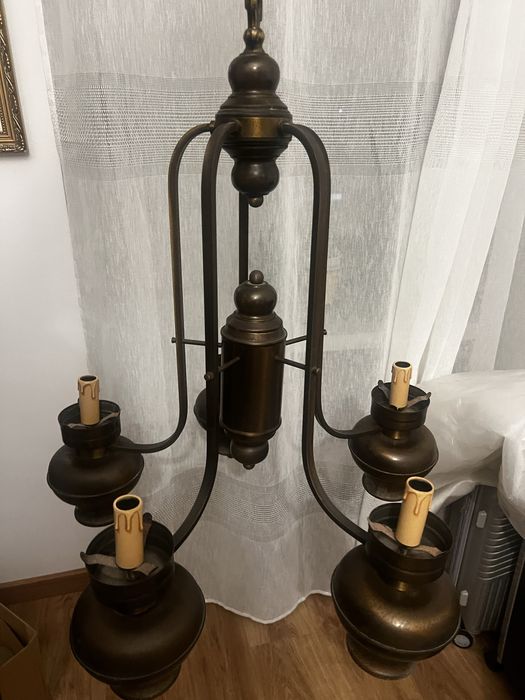 Candeeiro de tecto antigo em latao e vidro