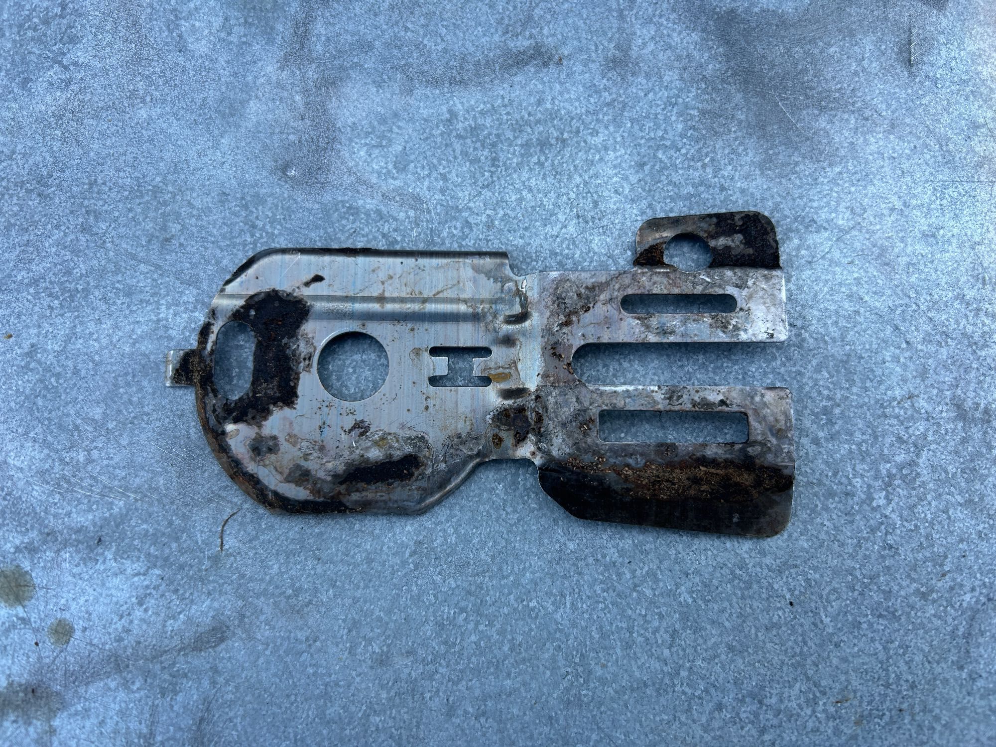 Blaszka Osłona Prowadnicy DOLMAR PS100 341, 400 MAKITA DCS 340 400 (85