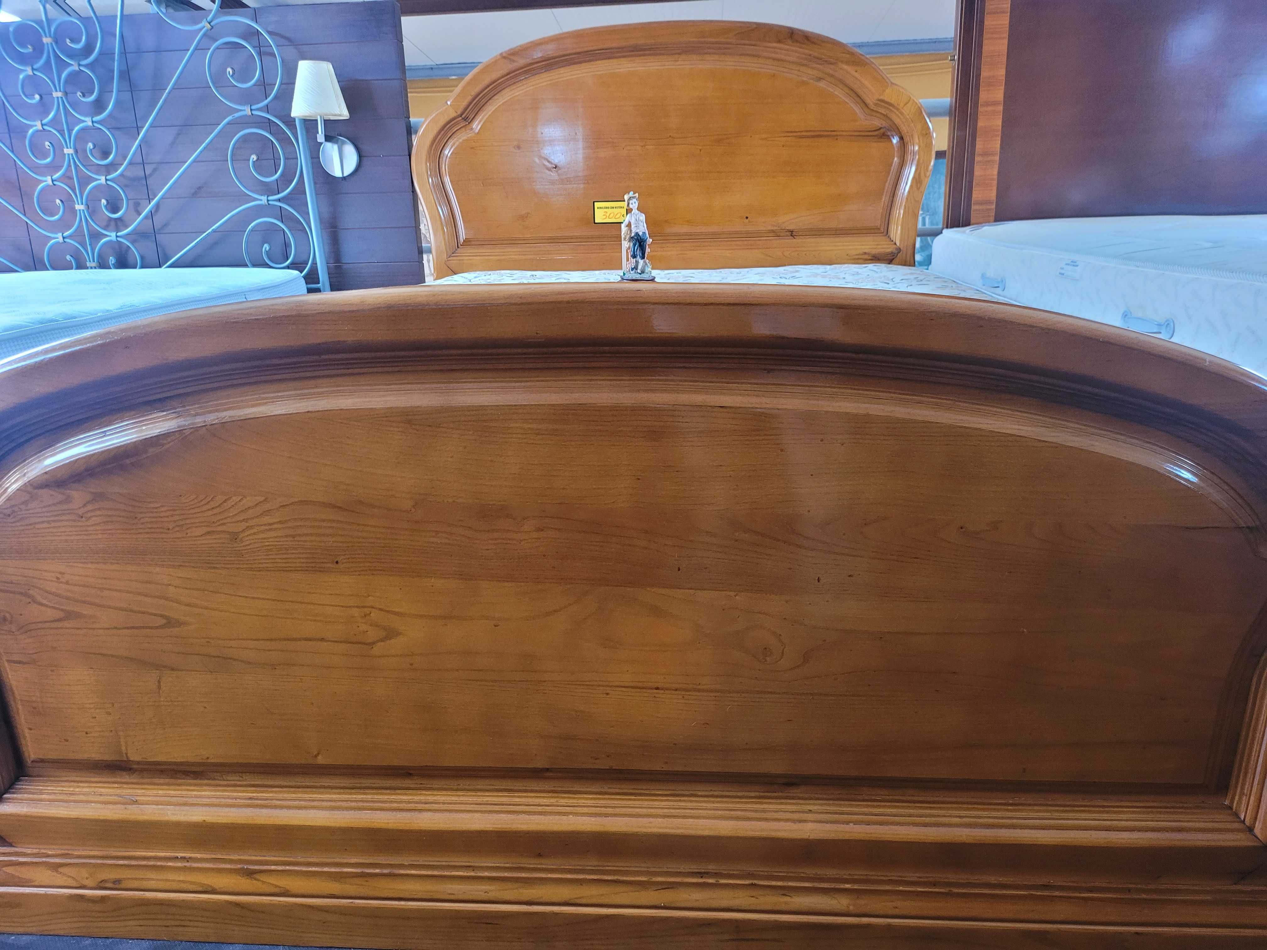 Cama em madeira maciça com estrado e colchão - Mu