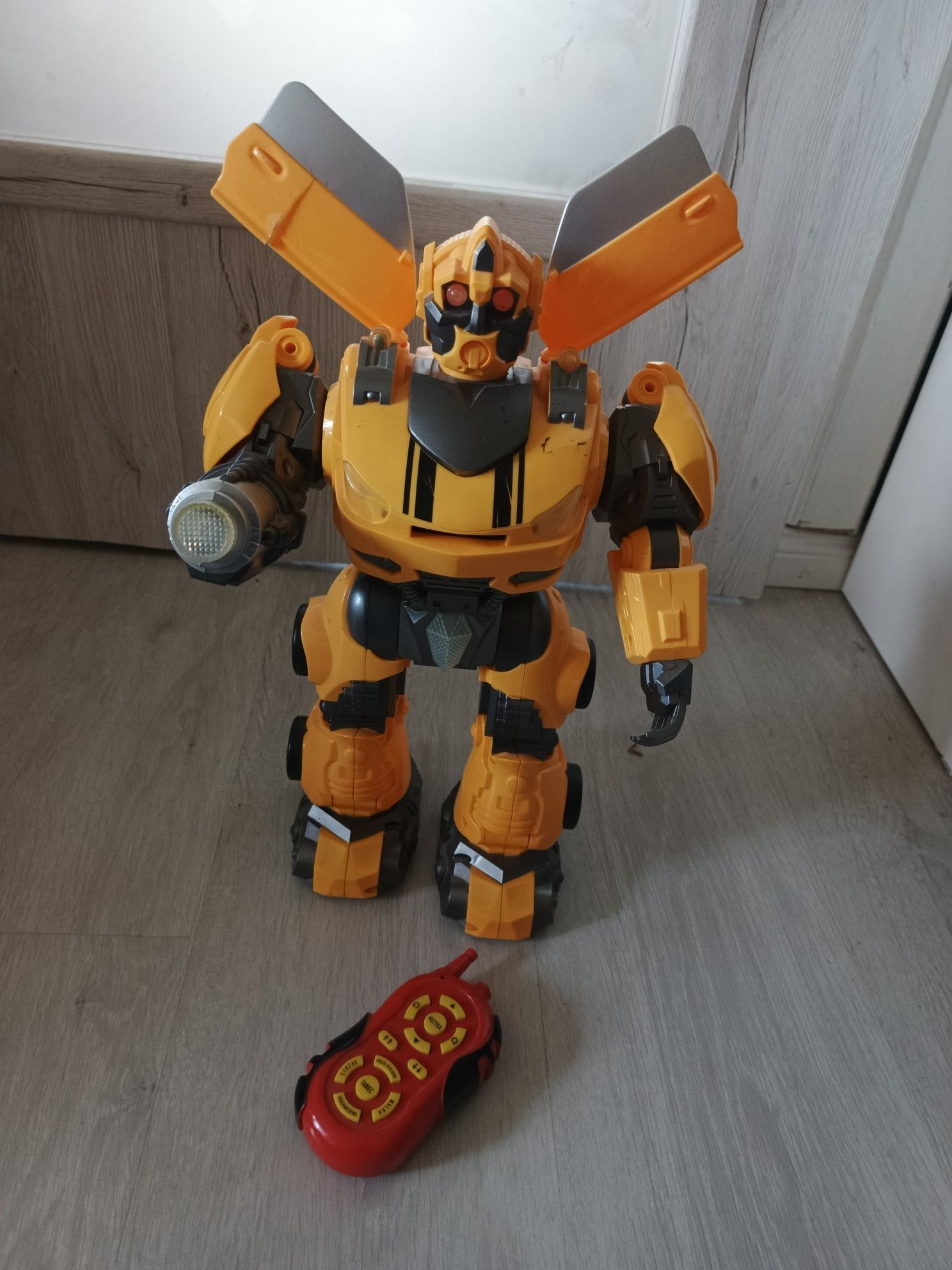 Robot Bubble Bee