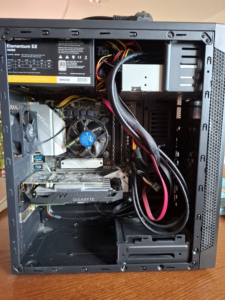 Dobry komputer do gier GTX1650