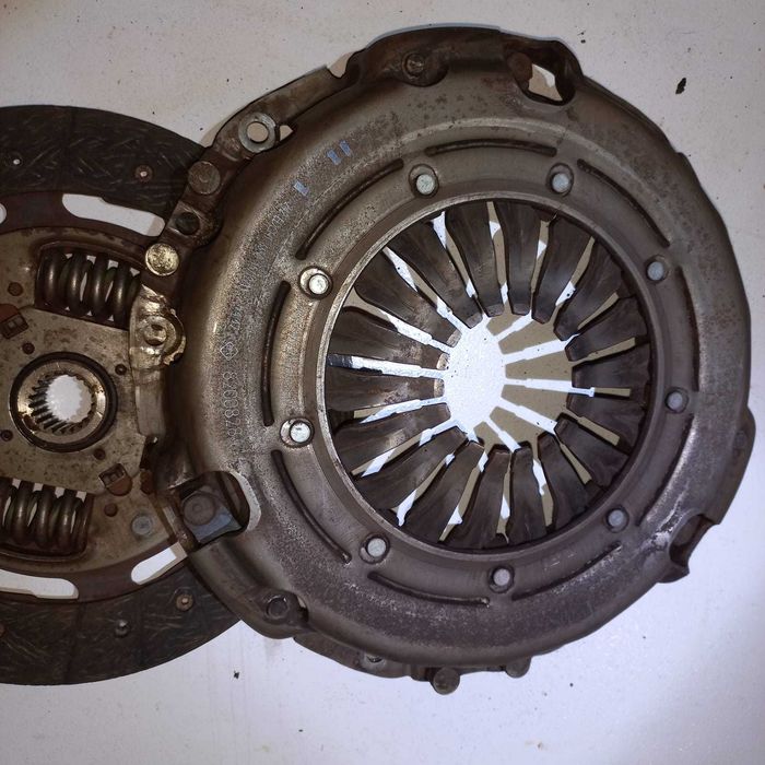 Диск з корзиною зчеплення Renault Trafic 2.0