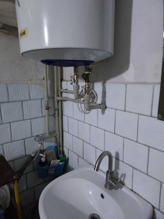 Срочно продам  комнату-студио в районе  ост.Аптека