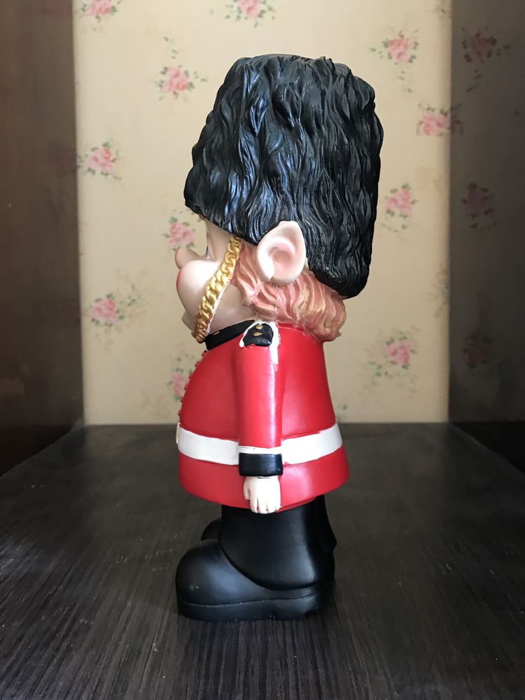 British Royal Guardsman Gnome (Collection)