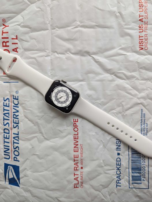 США Стальний Apple Watch 6 40 Stainless Steel silver батарея 84% рідна