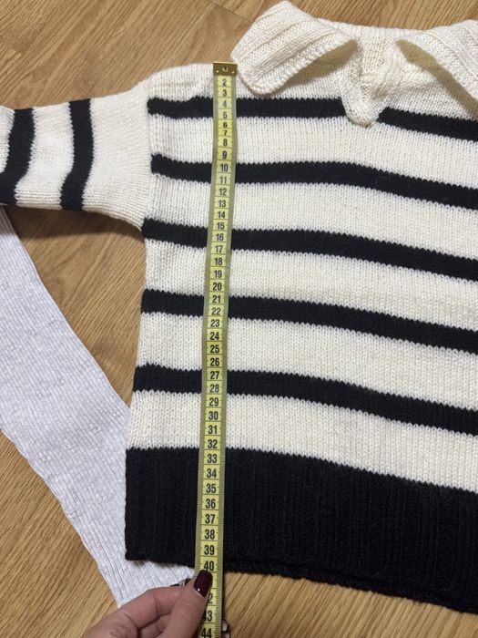 Светри на дівчинку  , 3 роки, вязані , стильні