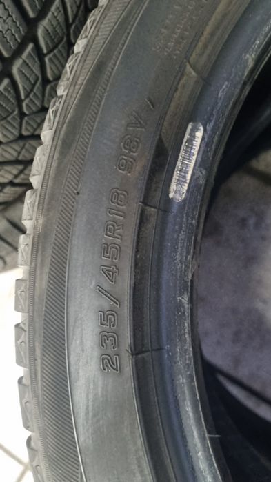 Falken 235/45 R18