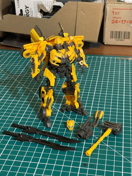 Трансформери Бамблби Transformers: Dark of The Moon Bumblebee