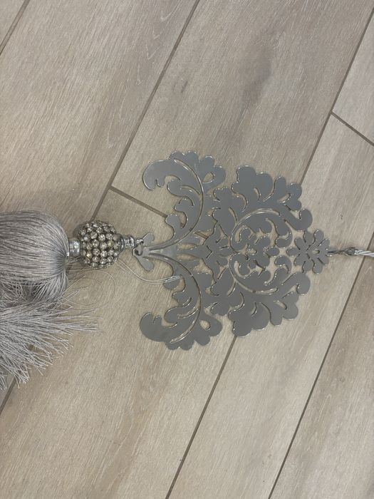 Karnisz chromowy 3,7 m wraz z ozdobami - firana gratis