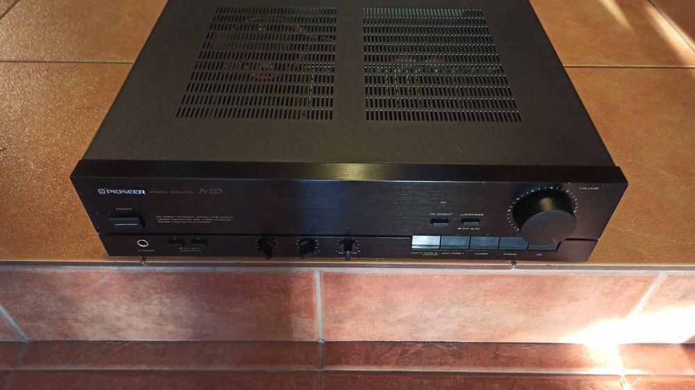 Wzmacniacz Stereo Pioneer A-223 w pełni sprawny i ładny stan wizualny