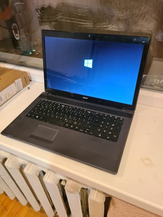 Продам большой ноутбук acer 17.3/2ядра/4/500 идеал все работает