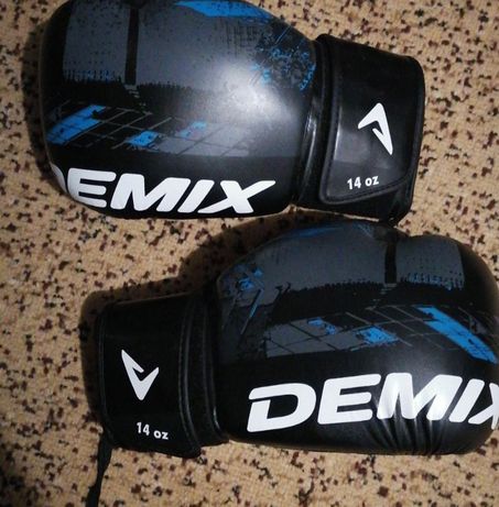 Боксерські рукавички Demix