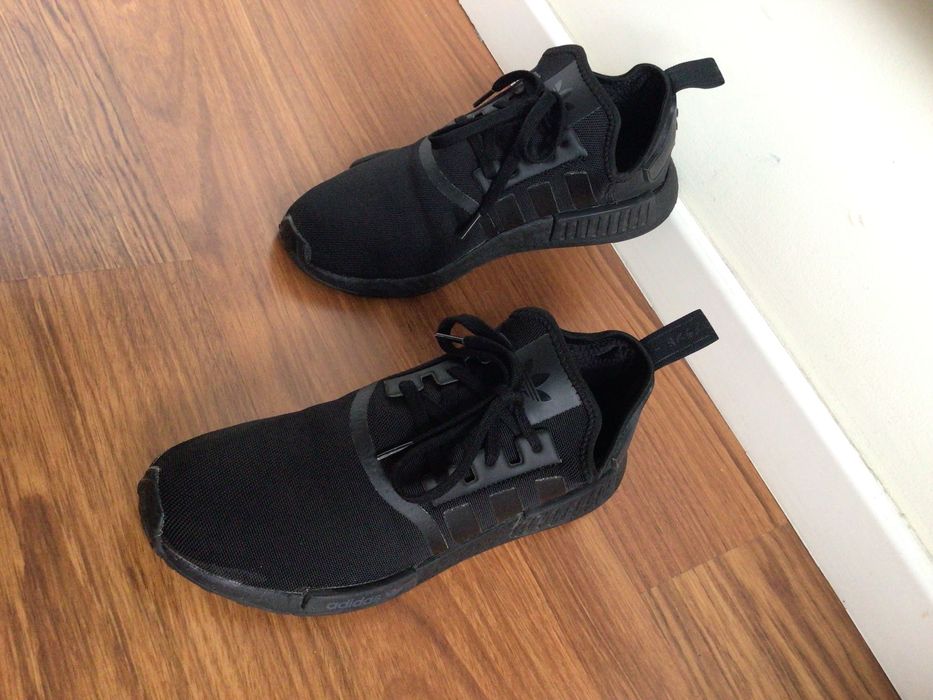 Adidas NMD_R1 (negro/negro)