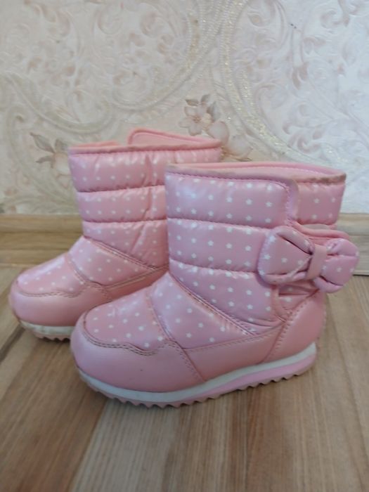 Дитяче взуття і одяг