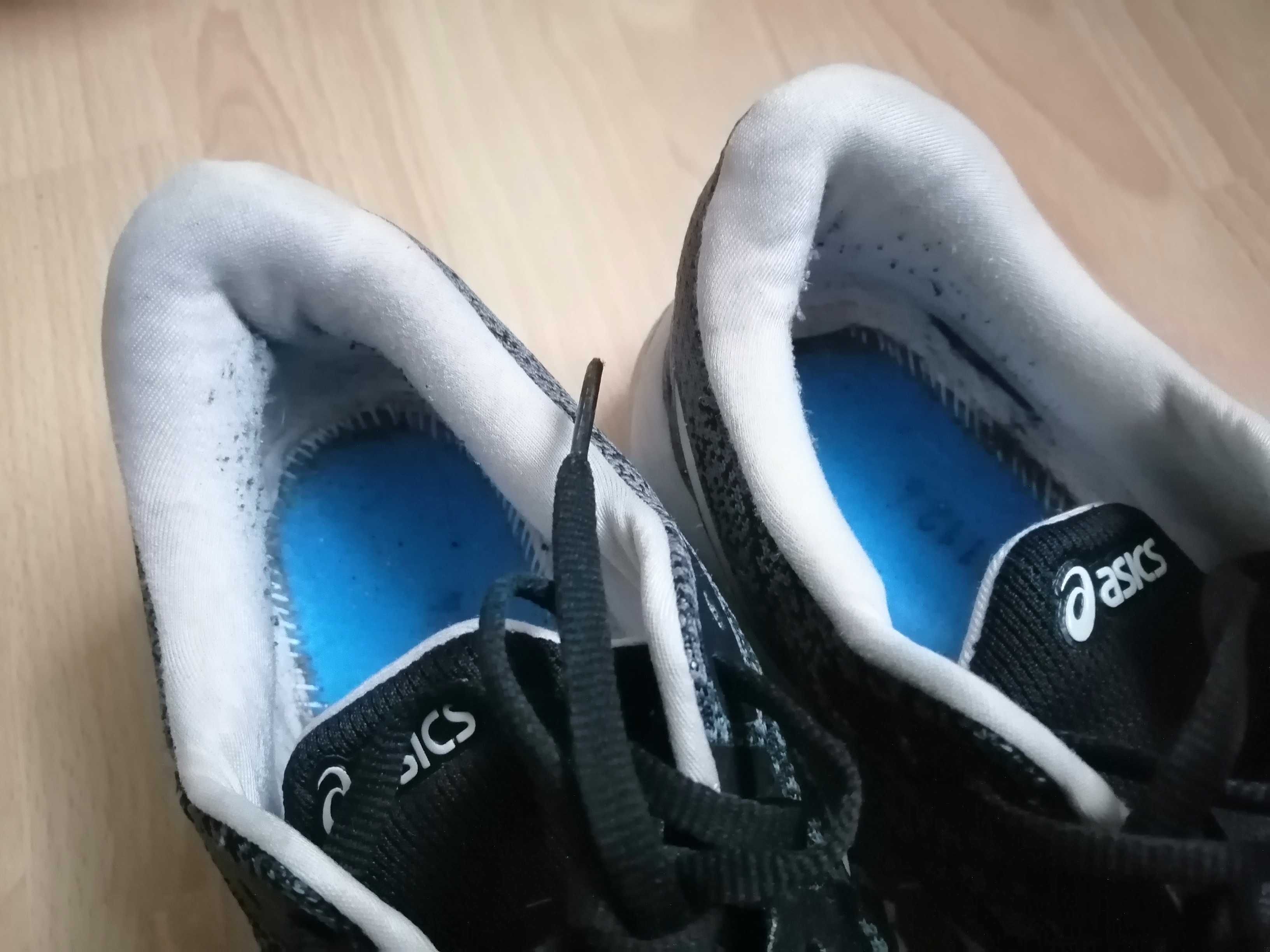 Buty do biegania Asics Cumulus 22 r. 41,5
