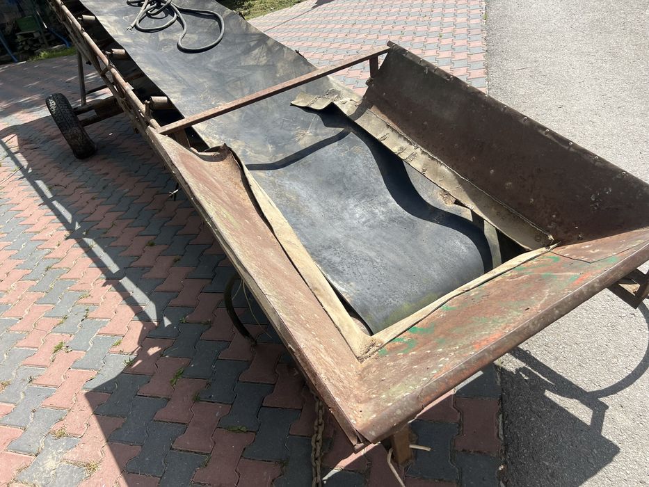 Podajnik taśmowy transmisyjny na taśme 380V z regulacją wysokości tran