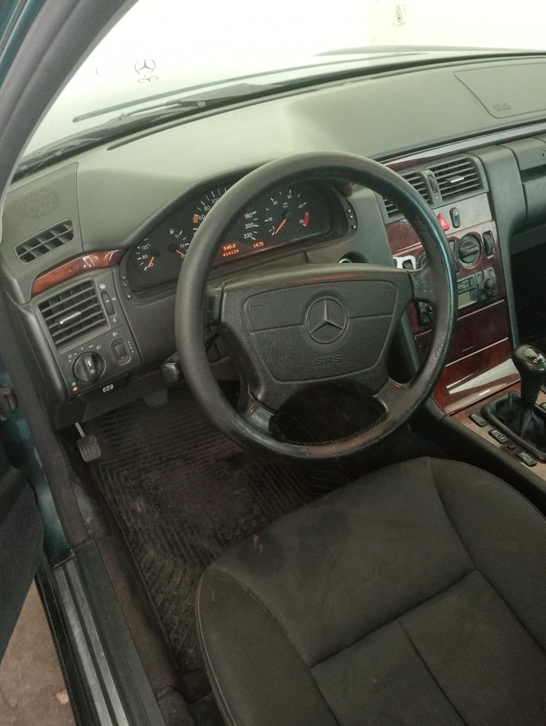 Mercedes Klasa E W210