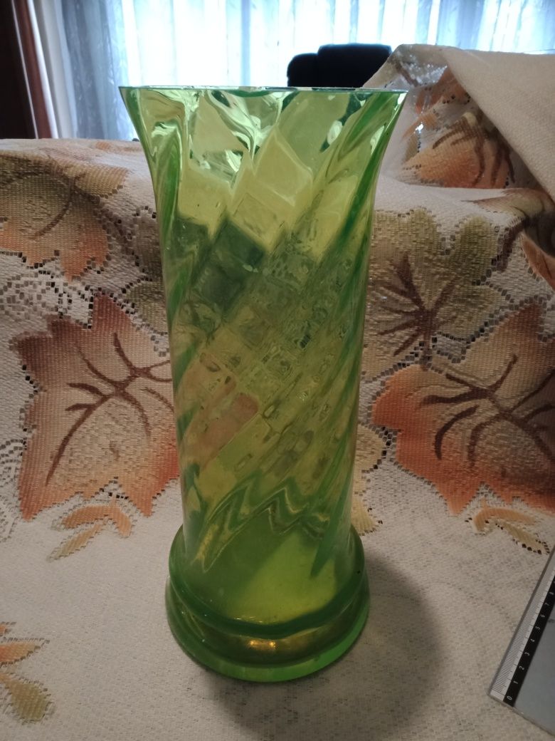 Zielony wazon szklany