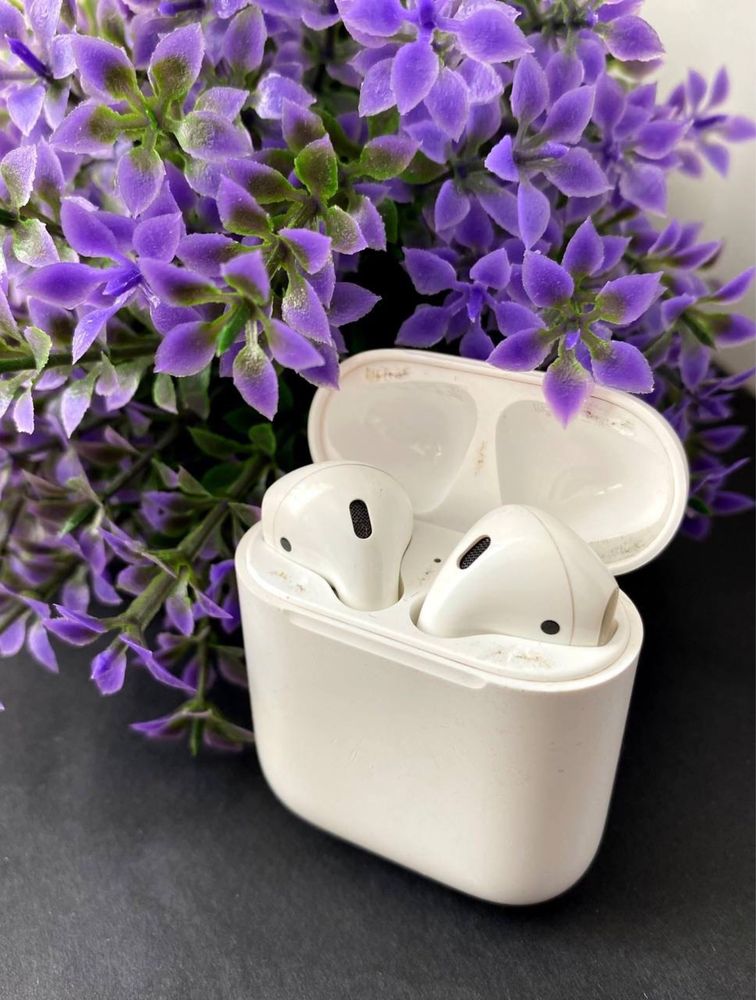 Продам перші аірподст оригінал 100% airpods 100%