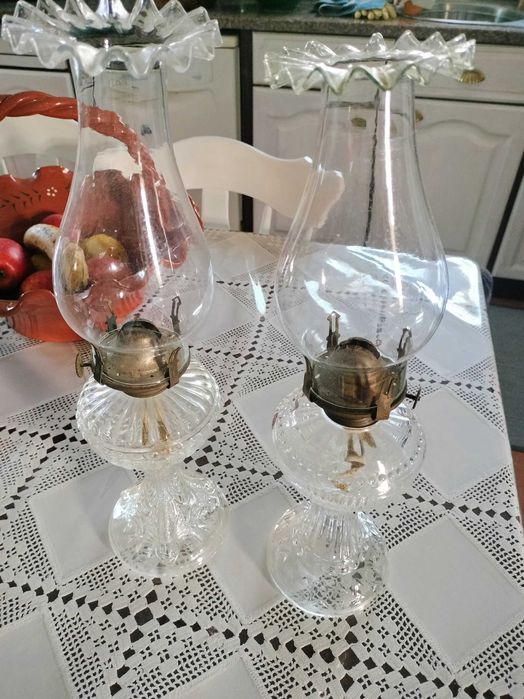 Candeeiros Antigos em Vidro a Petróleo