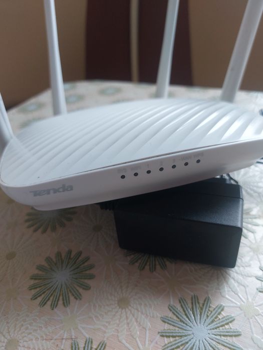 Маршрутизатор, роутер Tenda