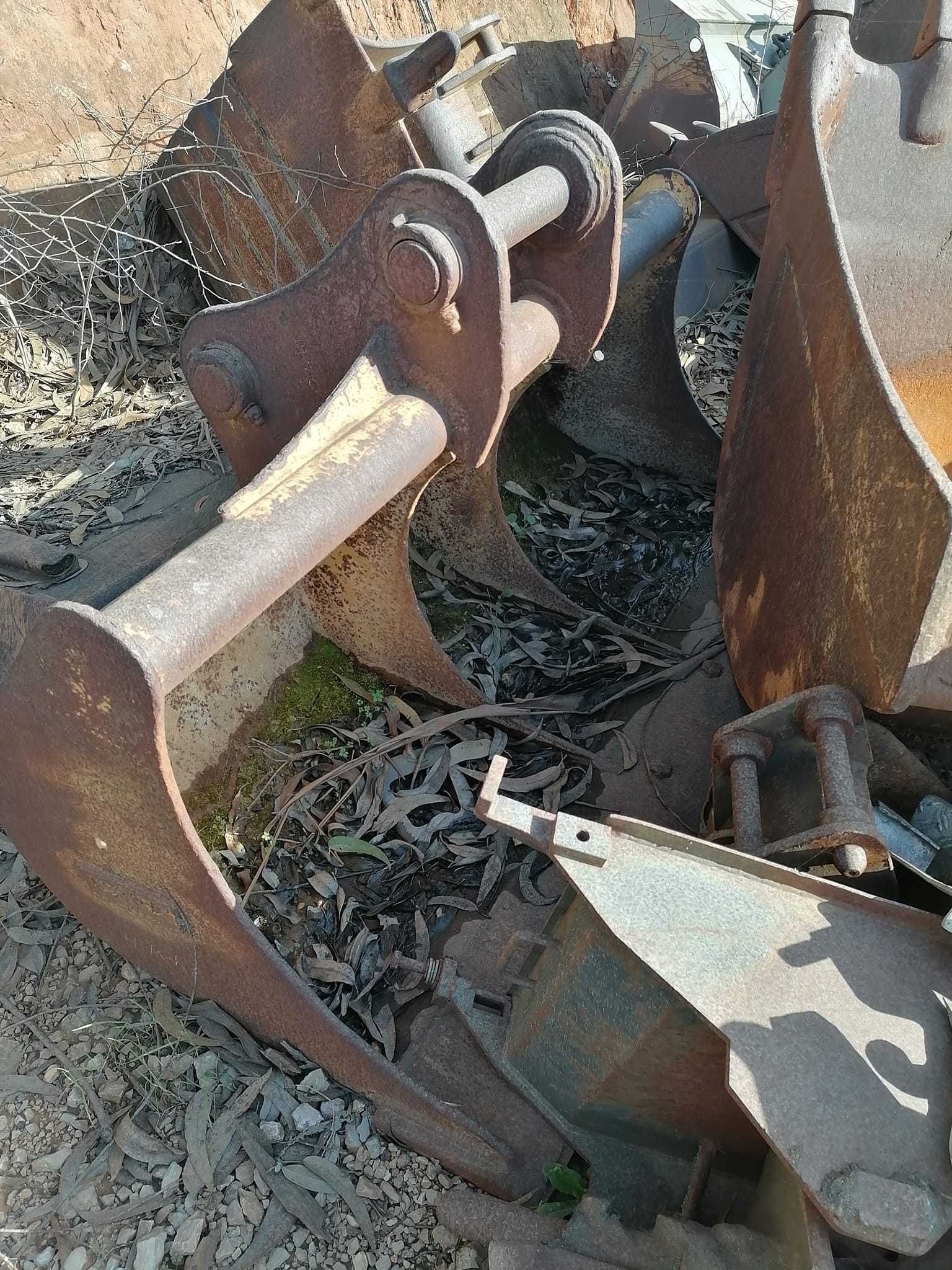 Baldes usados para Escavadoras