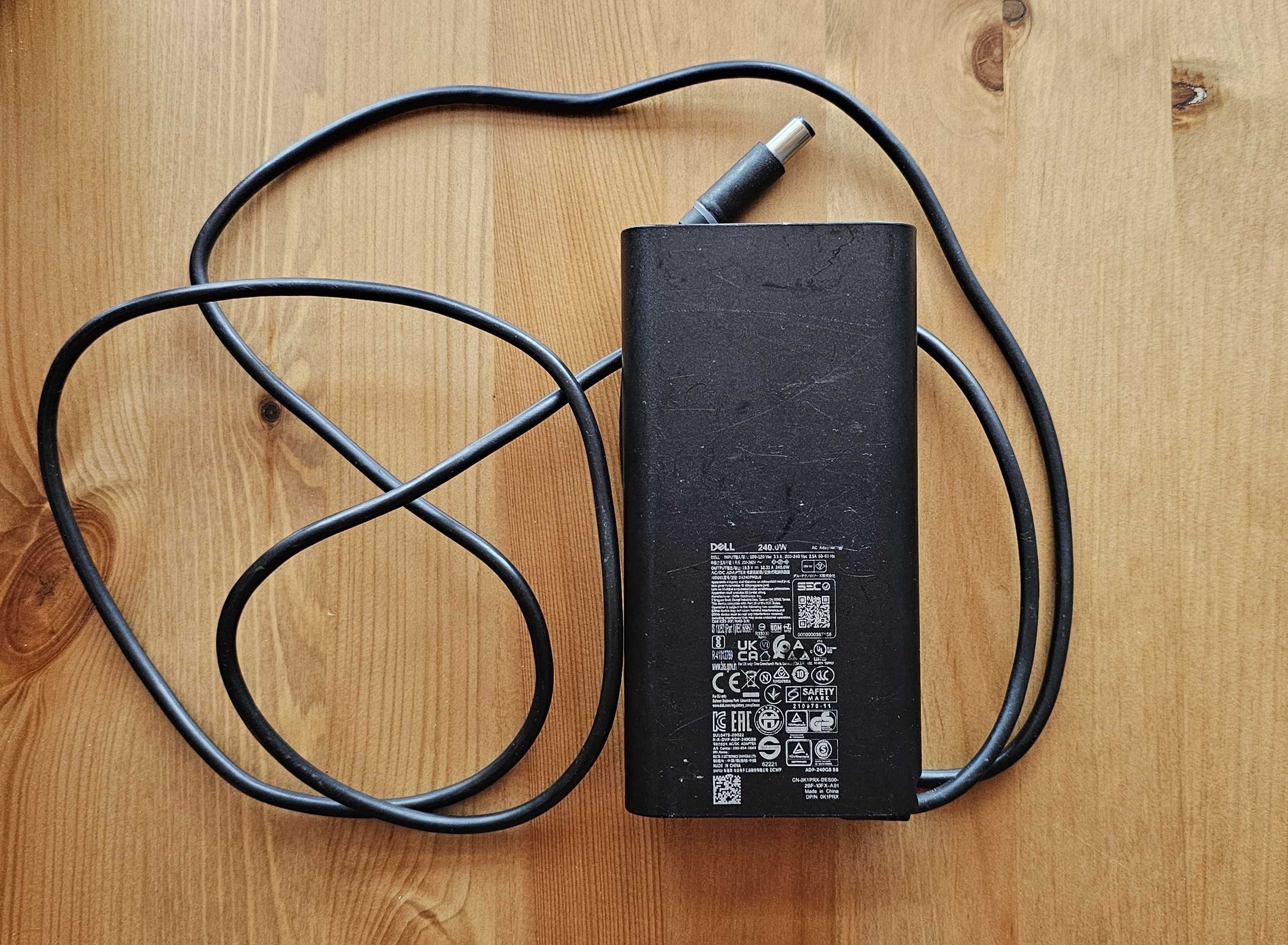 Oryginalny zasilacz do laptopa Dell 240W.