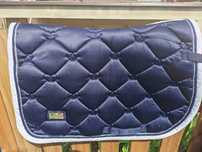 Czaprak Equestrian Stockholm Full VS używany w bardzo dobrym stanie.