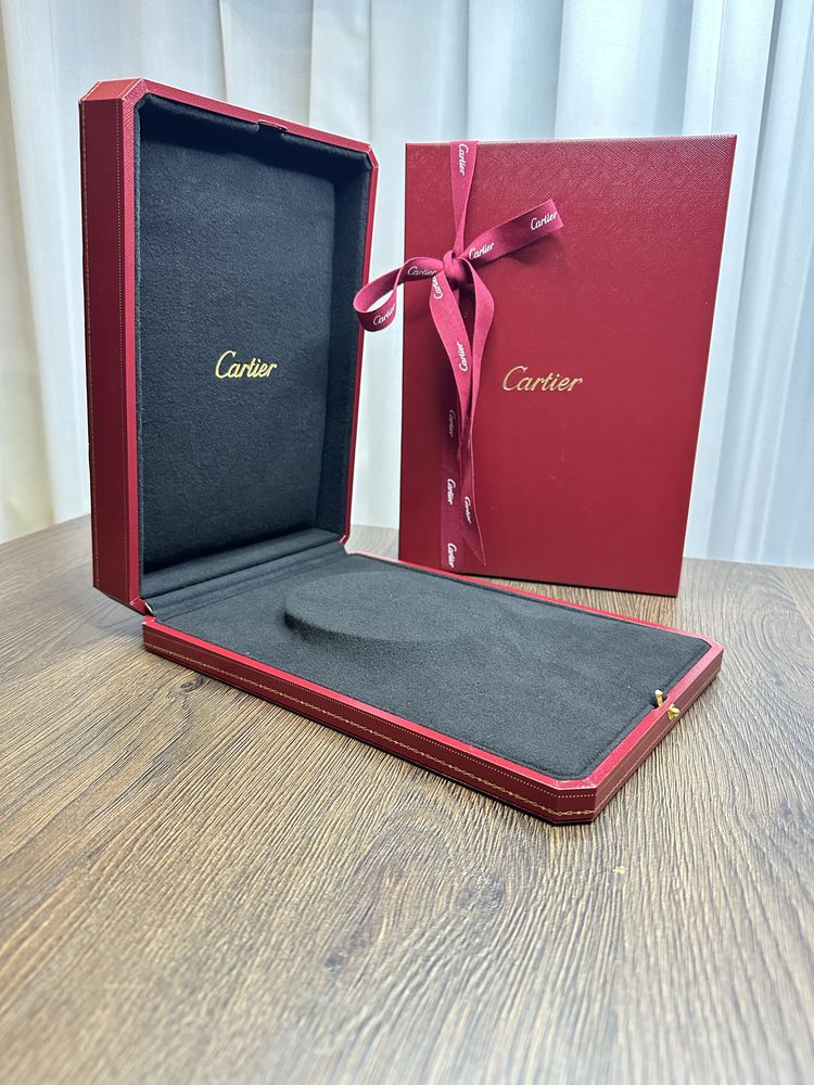 Фірмове пакування  Картьє Cartier під великий підвіс.Новий.