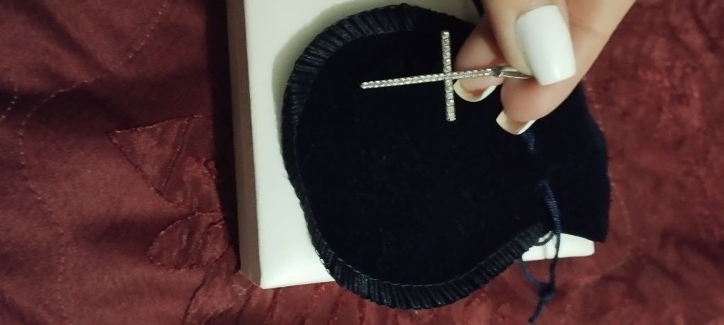 Продам крестик серебряный