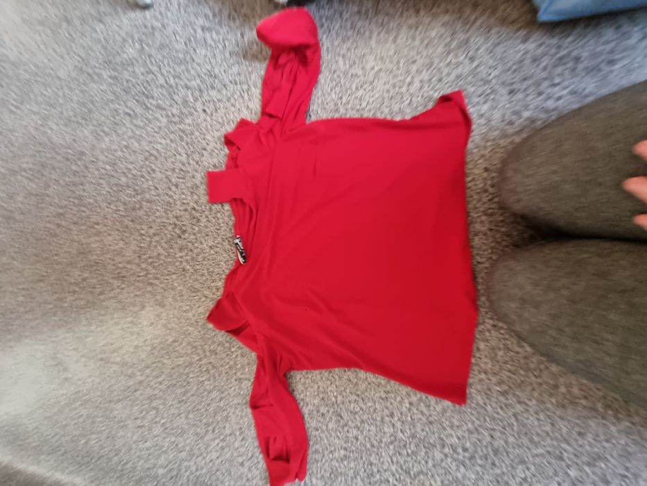 bluzka czerwona raczej s/m