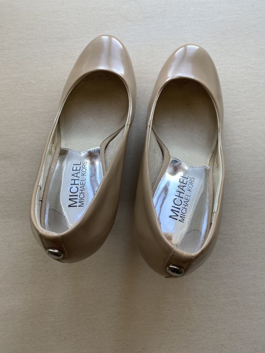 Sapatos Michael Kors Nude, Tamanho 35, Usados apenas uma vez