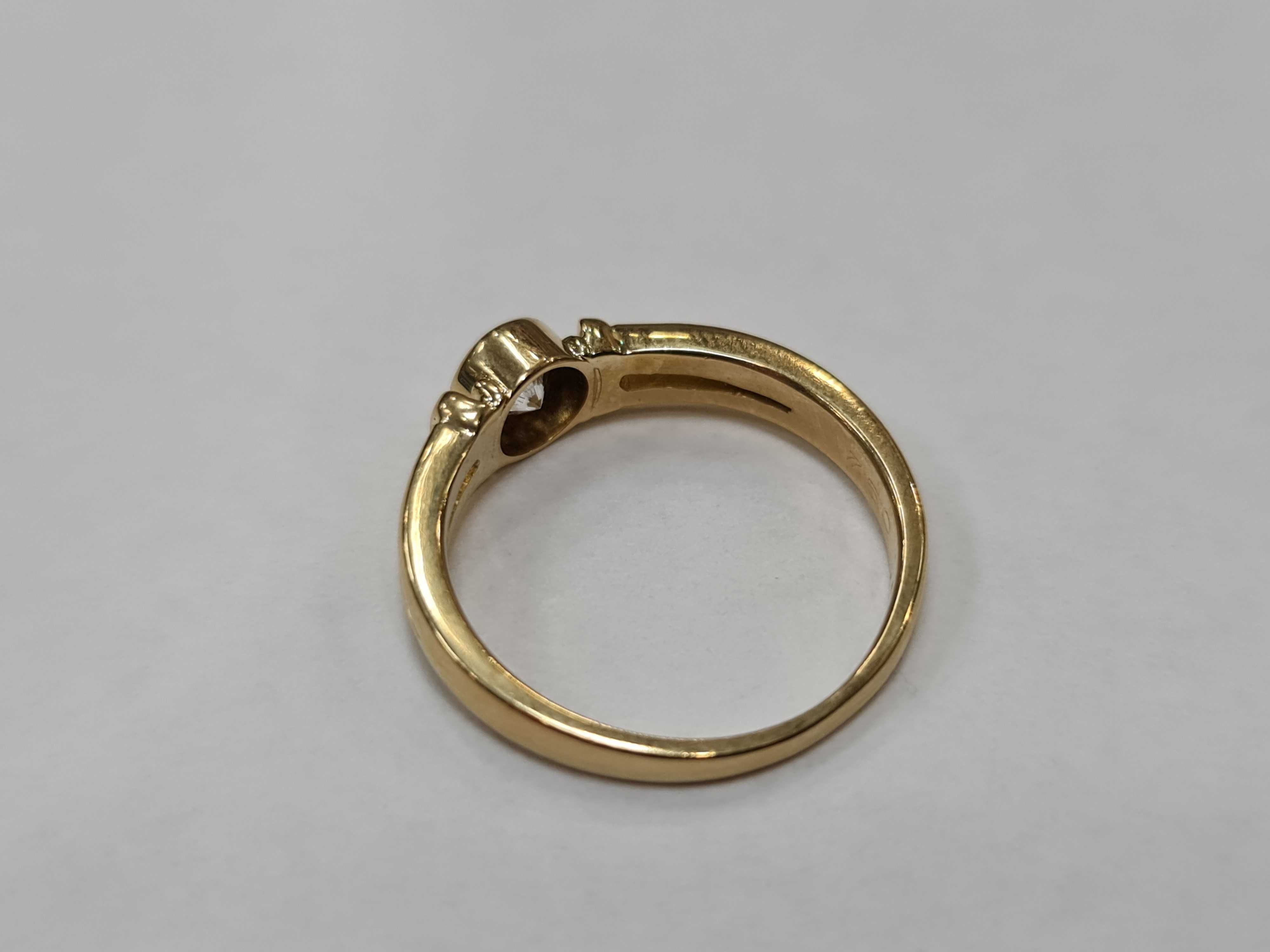 0.54 CT! Piękny złoty pierścionek/ 750/ 4.10 gram/ R15.5