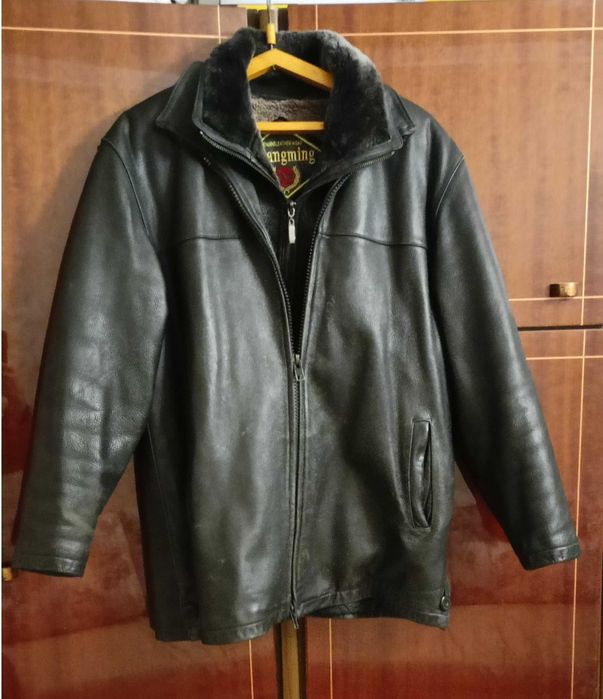 Зимова чоловіча шкіряна куртка