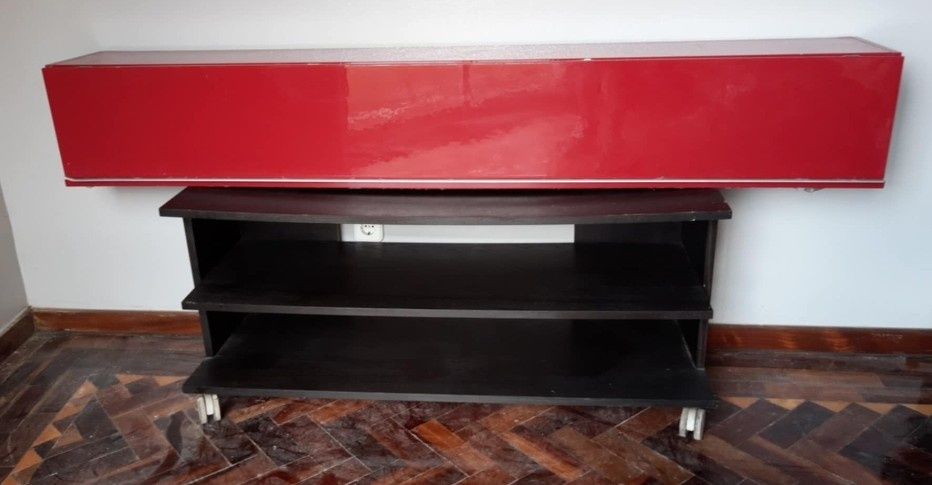Consola Vermelha IKEA
