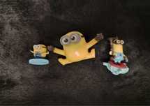 3 figurki minionki