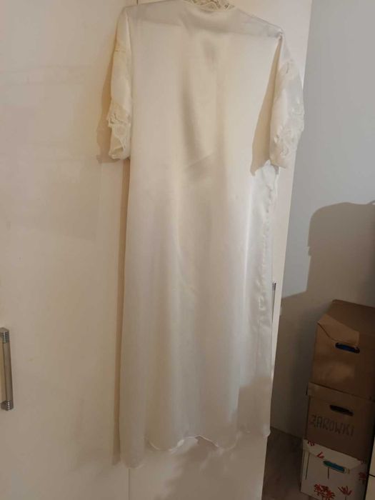 szlafrok  biał biały wykończenie   koronka do negocjacji