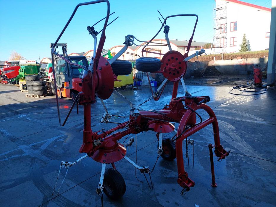 Przetrząsacz Karuzelowy Pottinger HIT 47 N - Pająk do siana Pottinger