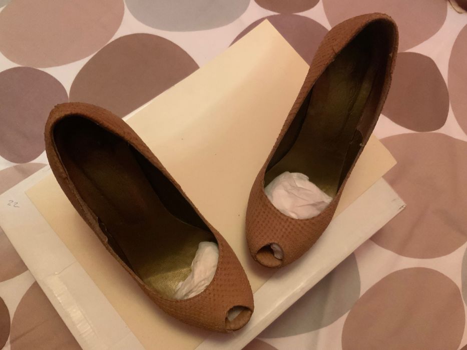 Sapatos salto alto 35