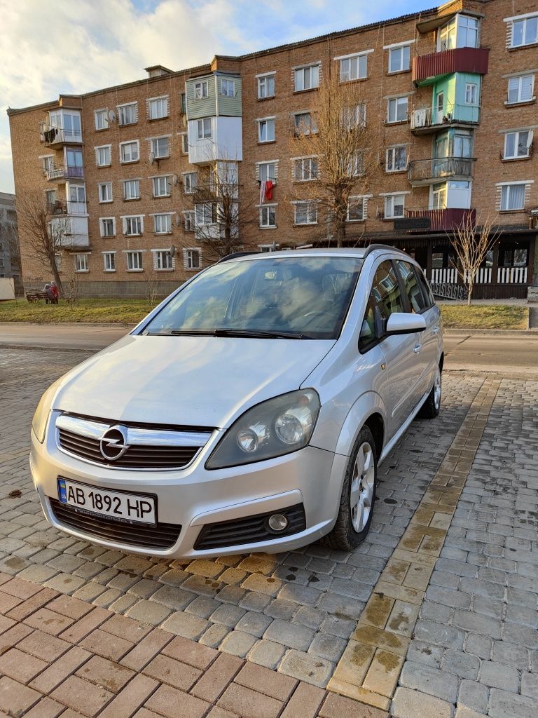 Продам автомобіль Opel Zafira B 2005
