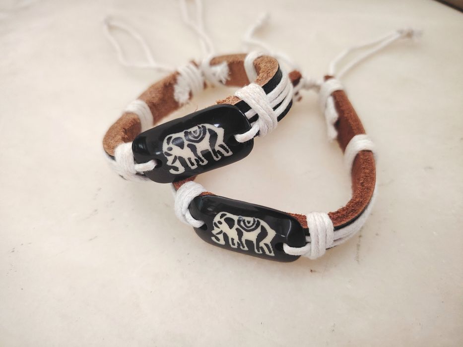Par de pulseiras artesanais