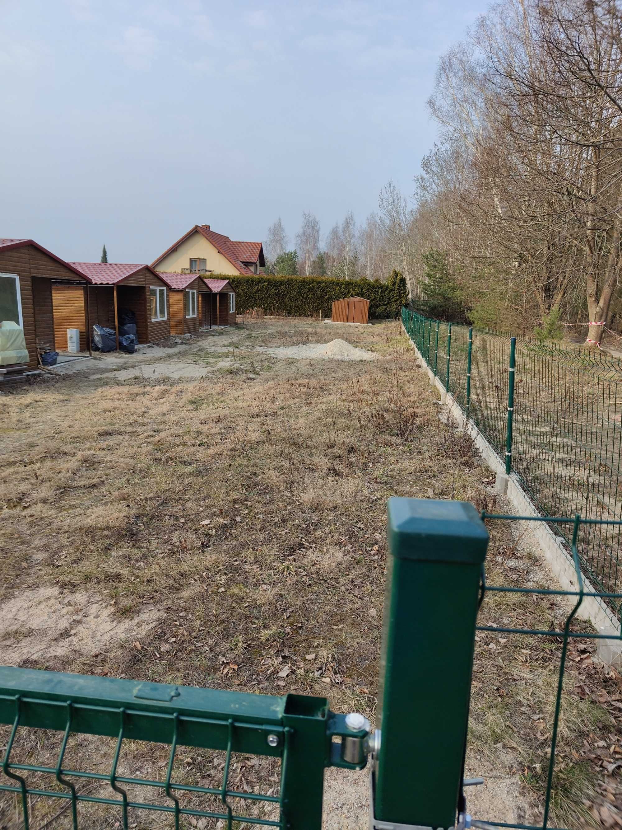 DZIAŁKA NAD JEZIOREM i budowlana z rozpoczętą inwestycja
