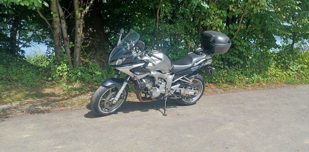 Yamaha fz6 2004 rok
